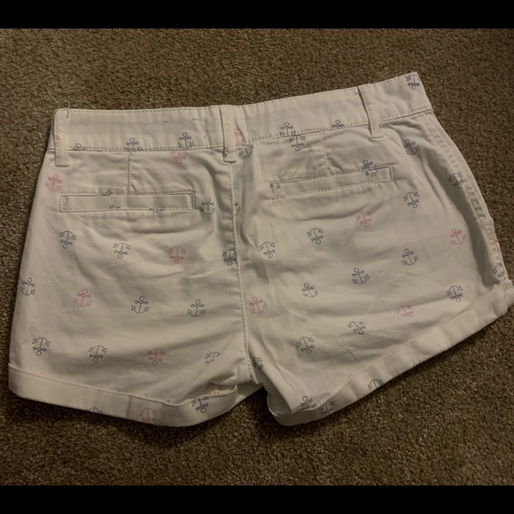 (So Brand) cute white blue and pink anchor shorts! - Picture 2 of 3
